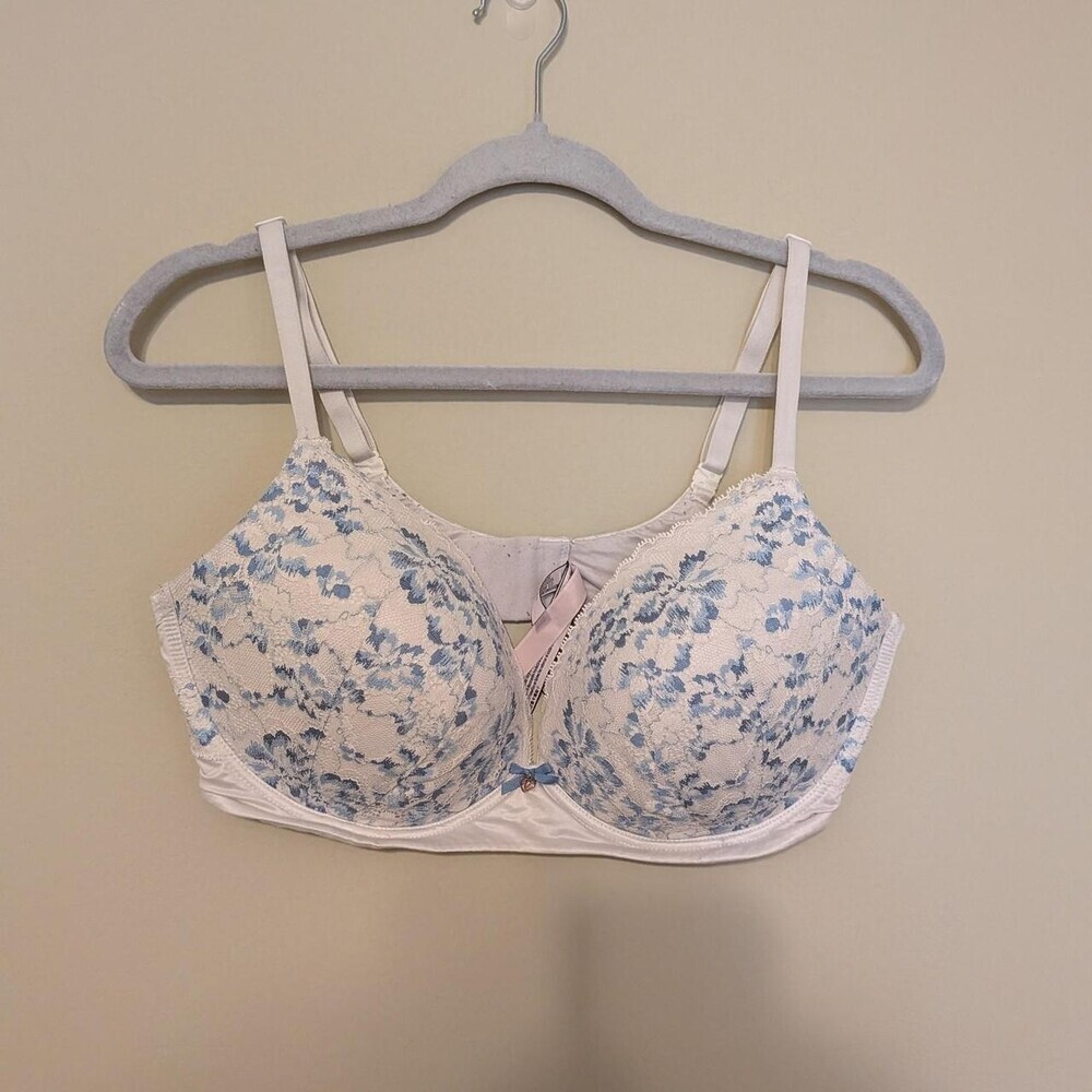 Victoria's Secret Women's White and Blue Bra